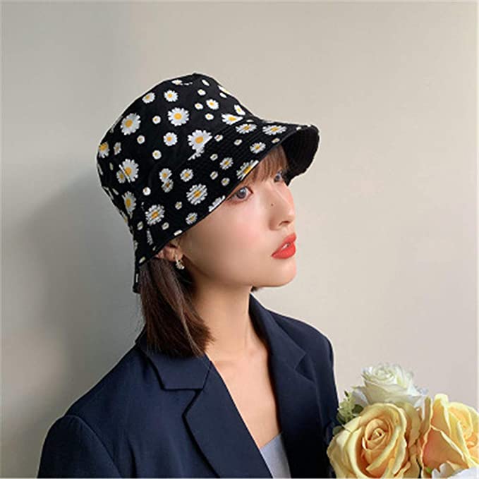 Fashion Daisies Print Bucket Hat,